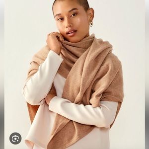 ADAY Overseas Scarf